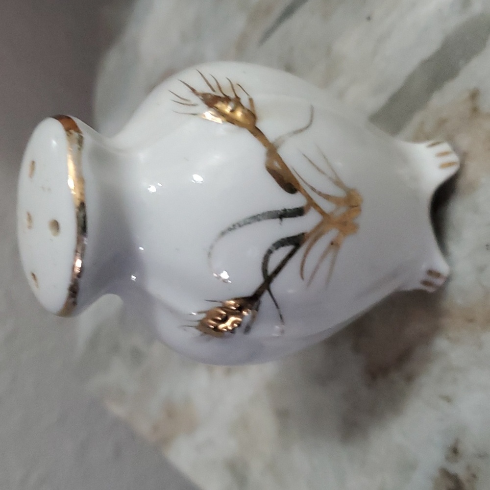 Vintage  pacific japan wheat salt shaker